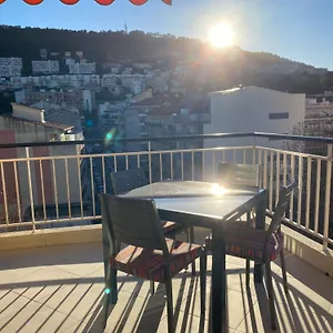 F4 120 M2 10 Minutes A Pieds Du Vieux , Nice France